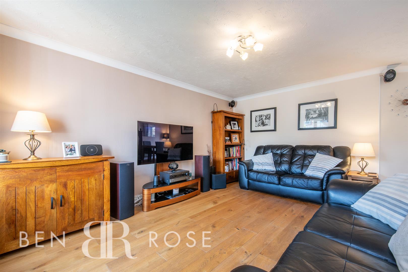 3 bed property in Fareham Close, Preston